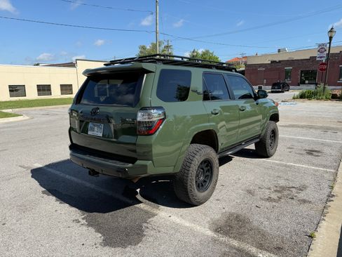 Used 2022 Toyota 4Runner TRD Off-Road Premium AWD/4WD image 6