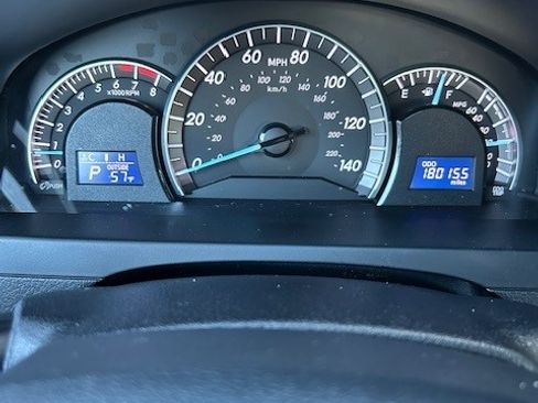 Used 2012 Toyota Camry SE image 11