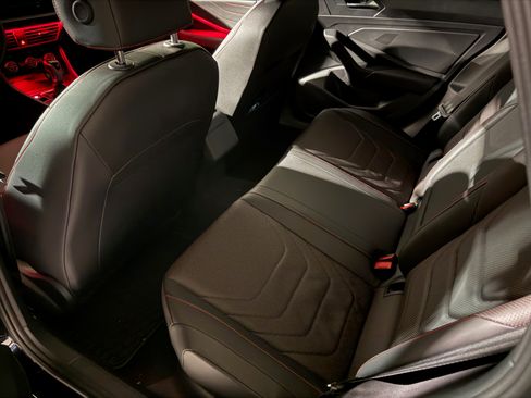 Used 2024 Volkswagen Jetta GLI Autobahn image 8