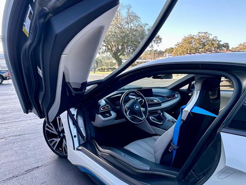 Used 2015 BMW i8 image 5