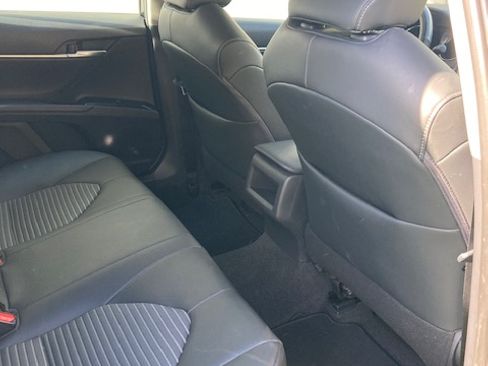 Used 2019 Toyota Camry SE image 10