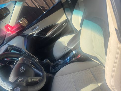 Used 2017 Hyundai Santa Fe Sport image 9