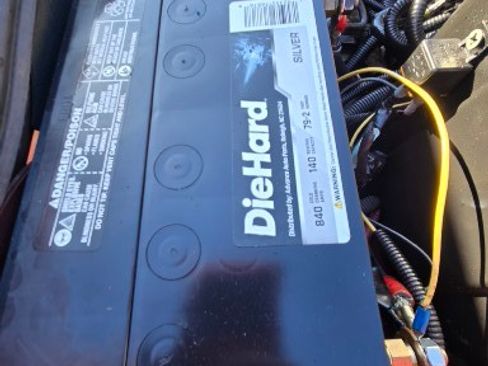 Used 2003 HUMMER H2 w/ Preferred Equipment Group image 9