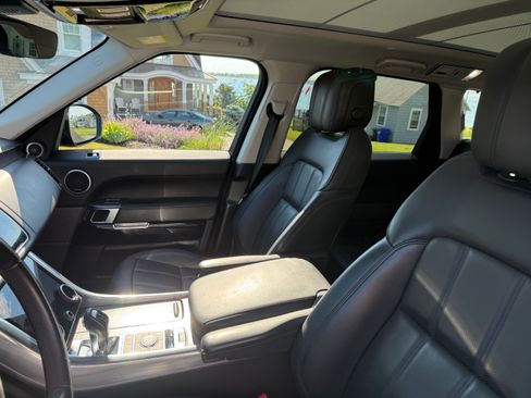 Used 2019 Land Rover Range Rover Sport Supercharged AWD/4WD image 13