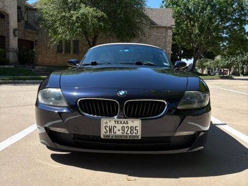 Used 2006 BMW Z4 3.0i RWD image 9