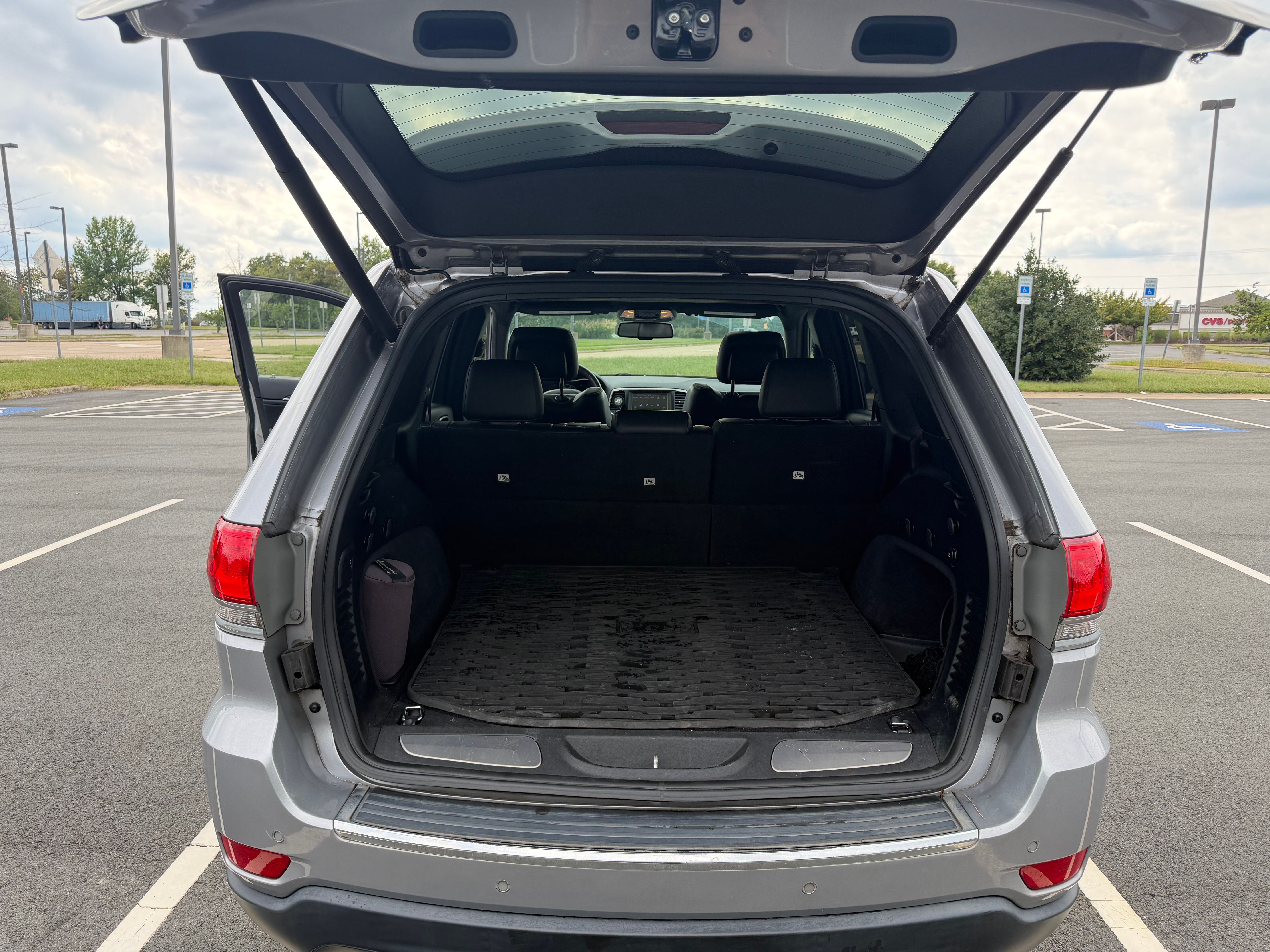 Used 2015 Jeep Grand Cherokee Limited AWD/4WD image 6