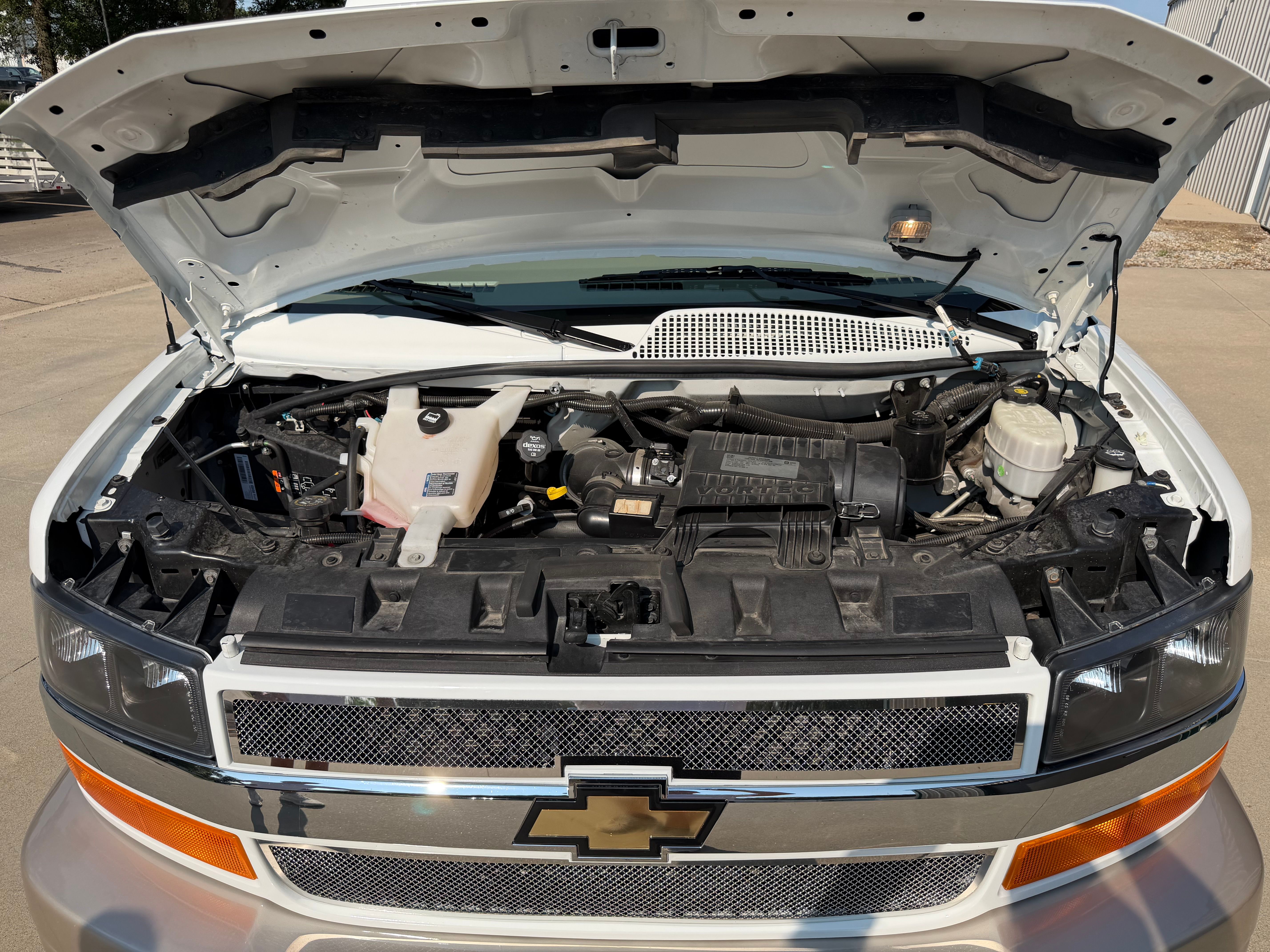 Used 2016 Chevrolet Express 2500 RWD image 10
