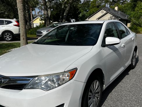 Used 2014 Toyota Camry LE FWD image 1