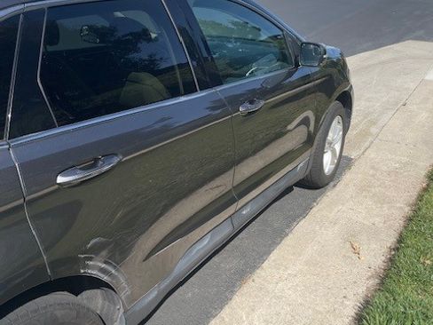 Used 2017 Ford Edge SEL w/ Cargo Accessory Package image 5