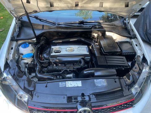 Used 2010 Volkswagen GTI 4-Door image 6