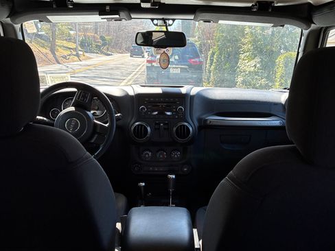 Used 2018 Jeep Wrangler Sport image 5