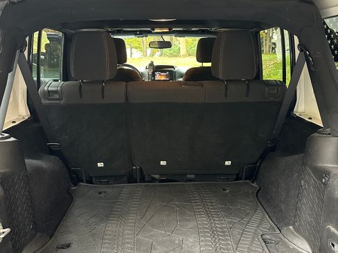 Used 2018 Jeep Wrangler Unlimited Sahara w/ Dual Top Group image 15