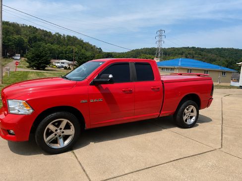 Used 2010 Dodge Ram 1500 Truck Sport AWD/4WD image 2