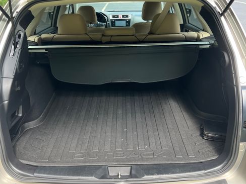 Used 2016 Subaru Outback 2.5i Premium AWD/4WD image 14