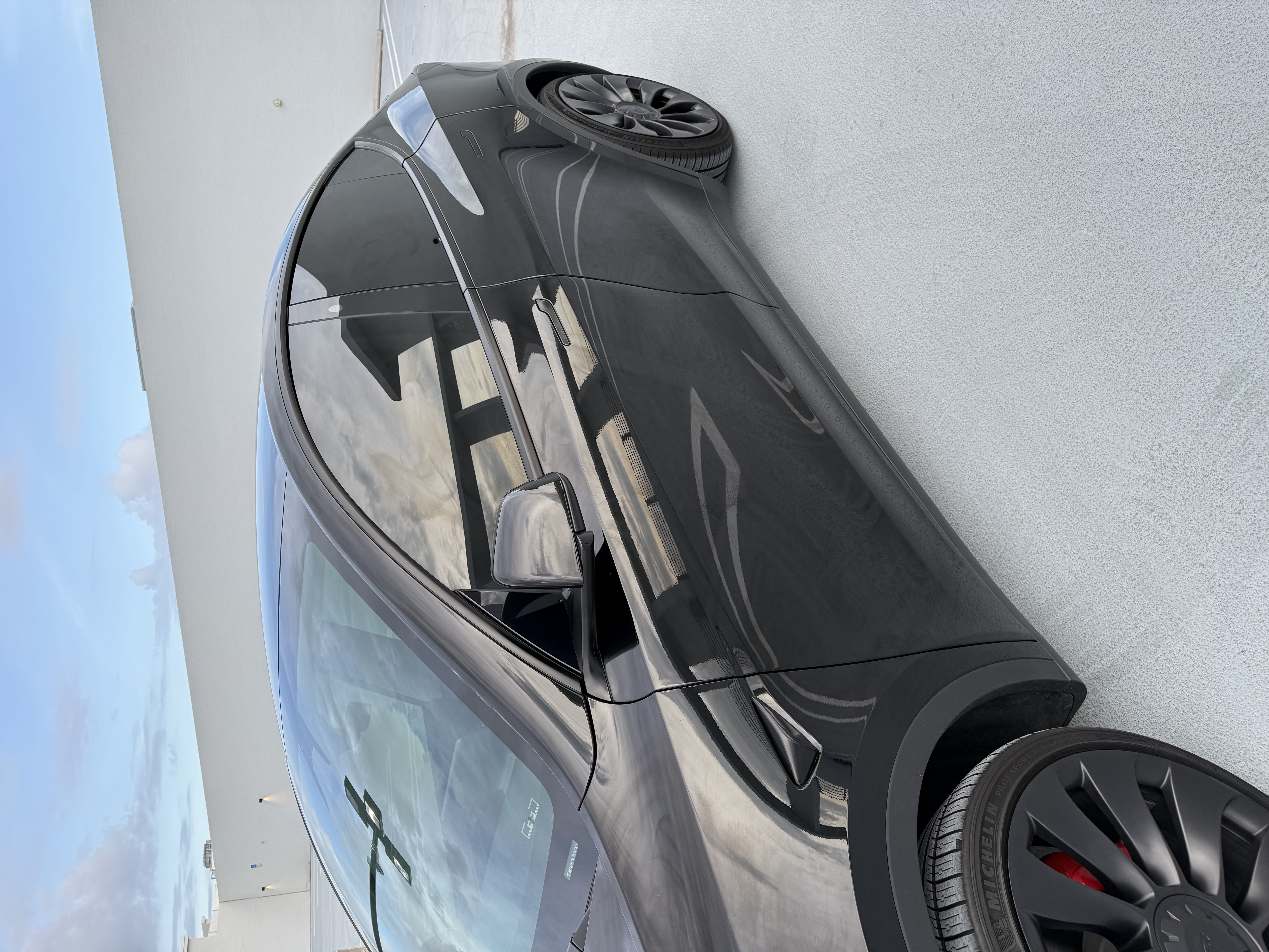 Used 2023 Tesla Model Y Performance AWD/4WD image 4