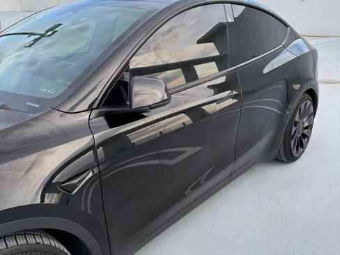 Used 2023 Tesla Model Y Performance AWD/4WD image 4