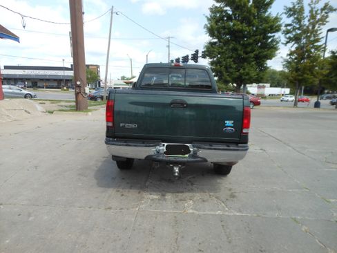Used 2003 Ford F250 XLT AWD/4WD image 4