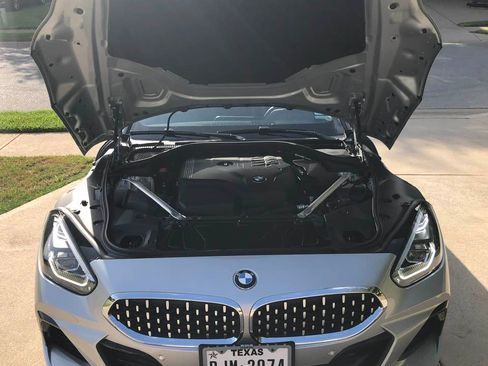 Used 2022 BMW Z4 sDrive30i w/ M Sport Package image 11