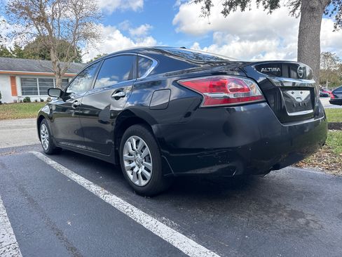 Used 2014 Nissan Altima 2.5 S w/ Display Audio Package image 6