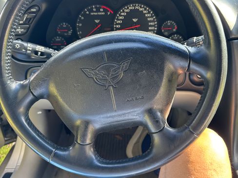 Used 2001 Chevrolet Corvette Coupe w/ Preferred Equipment Group2 image 16