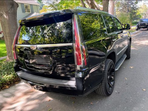 Used 2018 Cadillac Escalade Luxury image 5