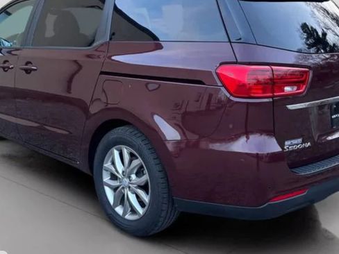 Used 2020 Kia Sedona EX image 12