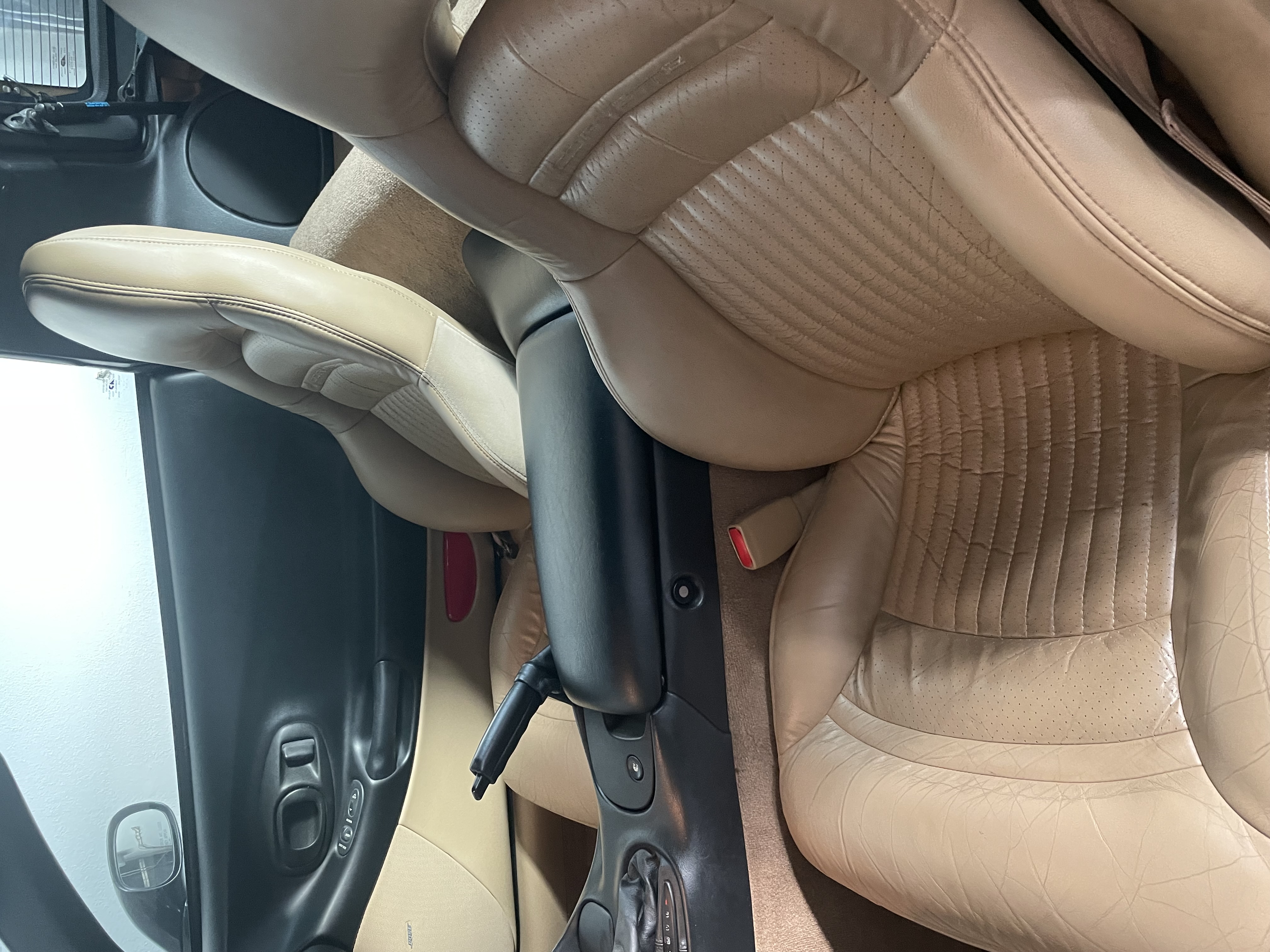 Used 2000 Chevrolet Corvette Coupe RWD image 6