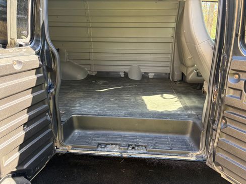 Used 2019 Chevrolet Express 2500 w/ Driver Convenience Package RWD image 11
