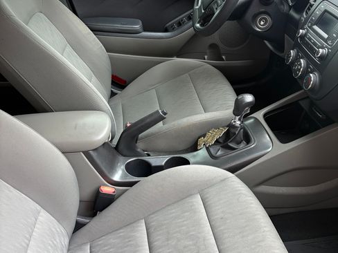 Used 2015 Kia Forte LX image 2