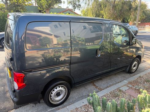 Used 2017 Nissan NV200 S FWD image 5