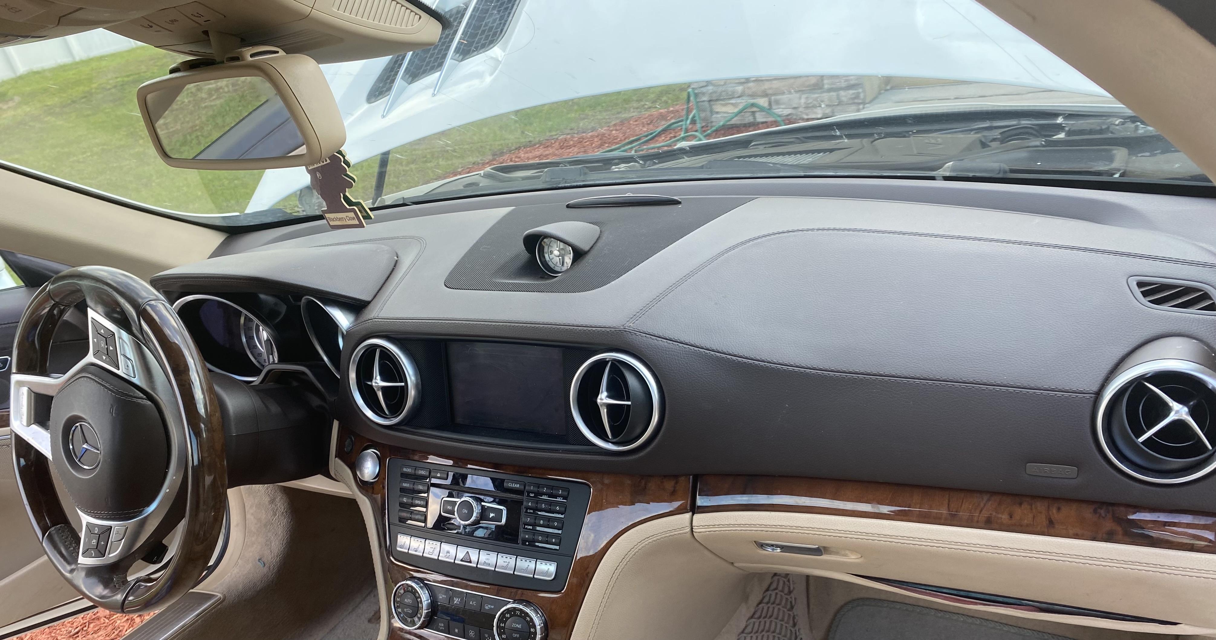 Used 2015 Mercedes-Benz SL 550 image 9