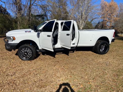 Used 2019 RAM 3500 Tradesman w/ Chrome Appearance Group image 22