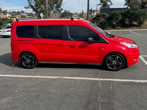 Used 2016 Ford Transit Connect XLT image 2