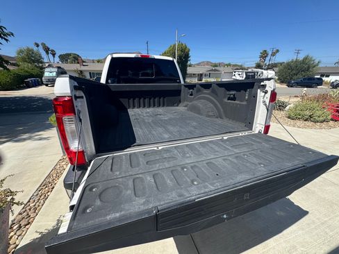 Used 2017 Ford F250 Lariat w/ Chrome Package AWD/4WD image 5
