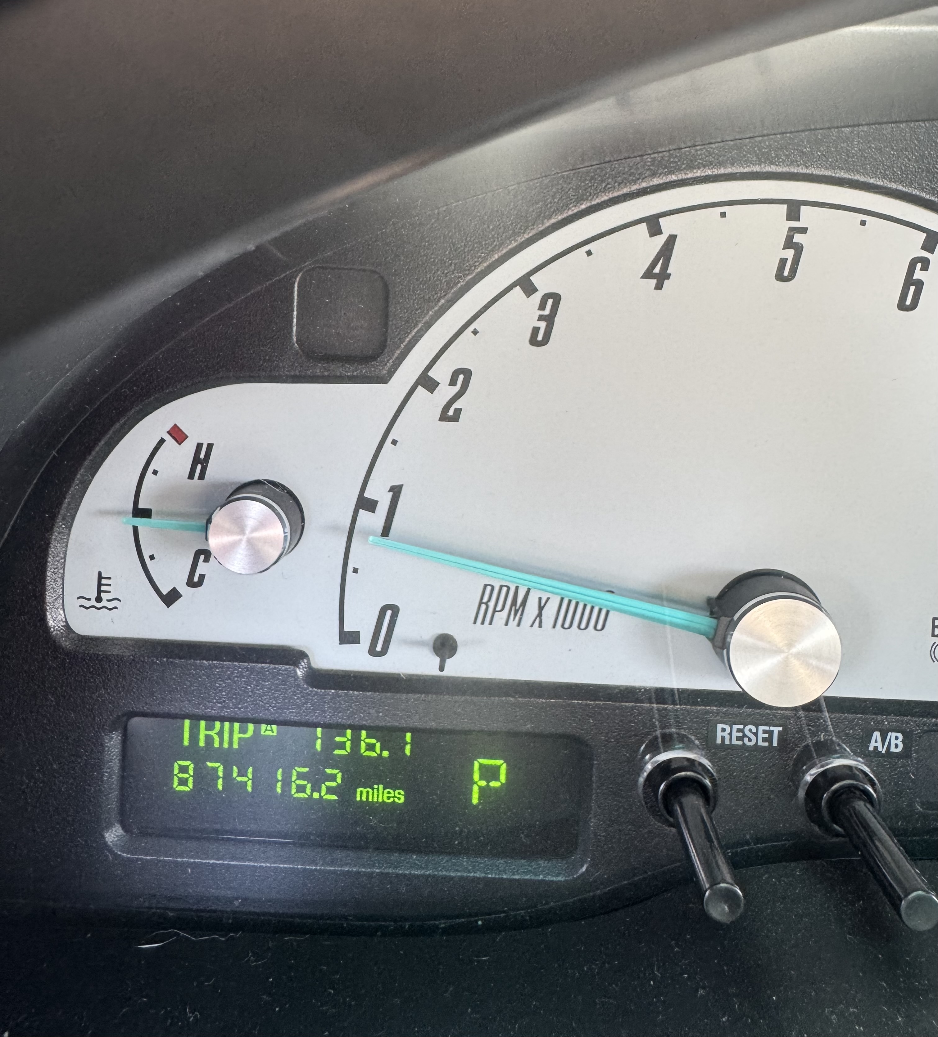 Used 2002 Ford Thunderbird RWD image 14
