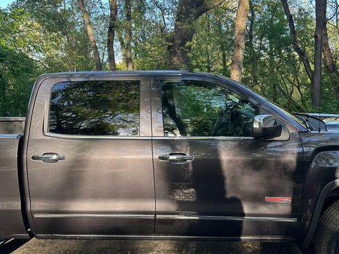 Used 2014 GMC Sierra 1500 SLT w/ All-Terrain Package AWD/4WD image 9