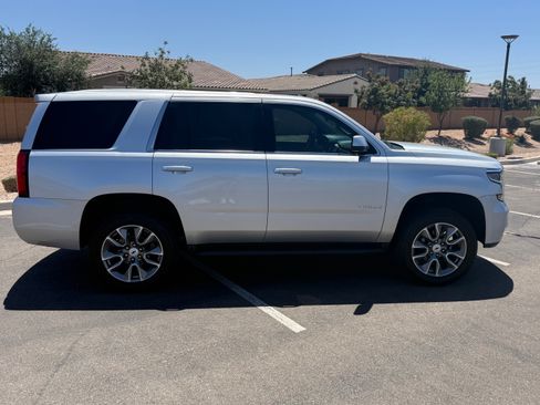 Used 2018 Chevrolet Tahoe 2WD w/ Remote Keyless Entry Package image 5