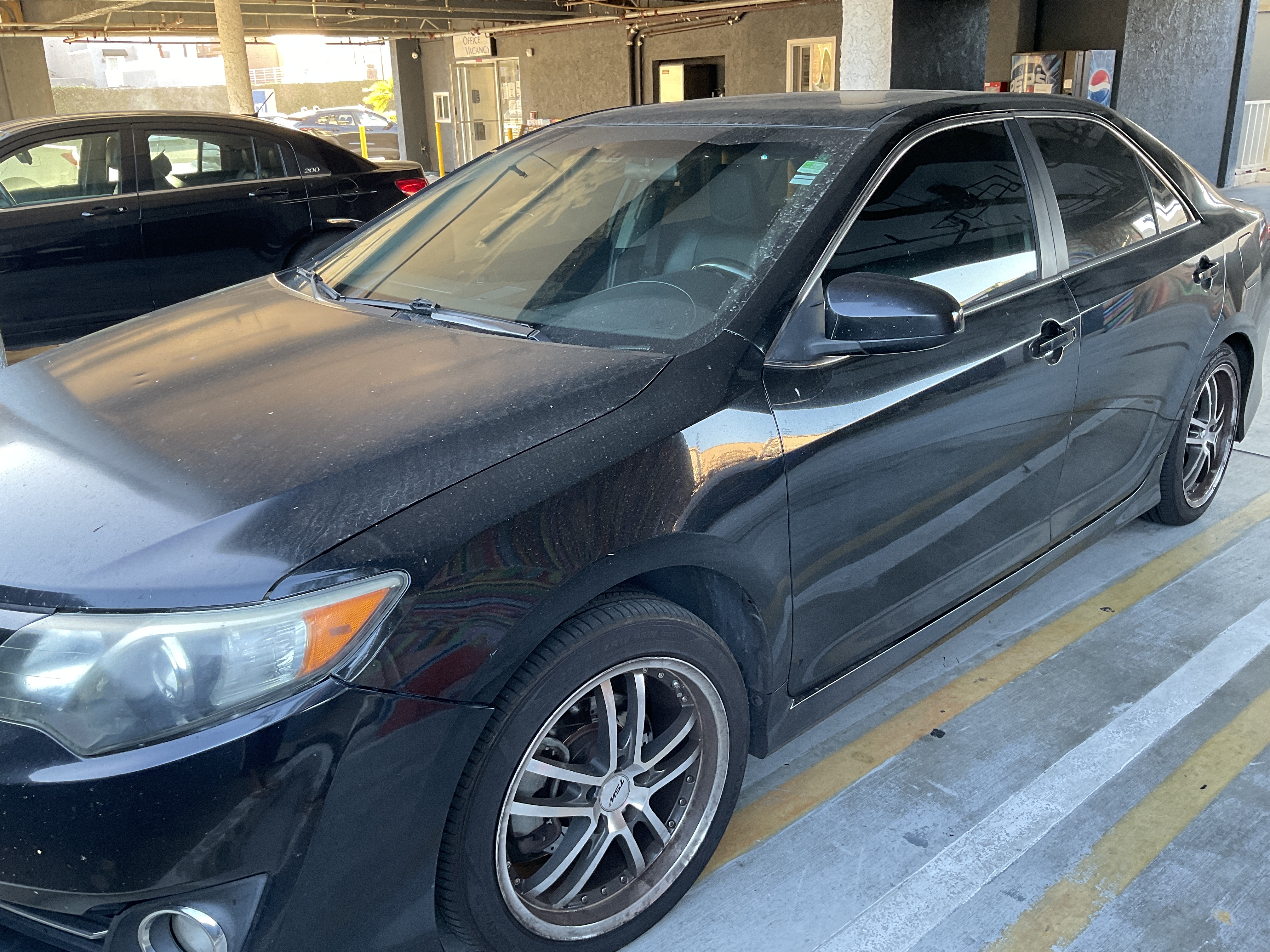 Used 2012 Toyota Camry SE FWD image 5
