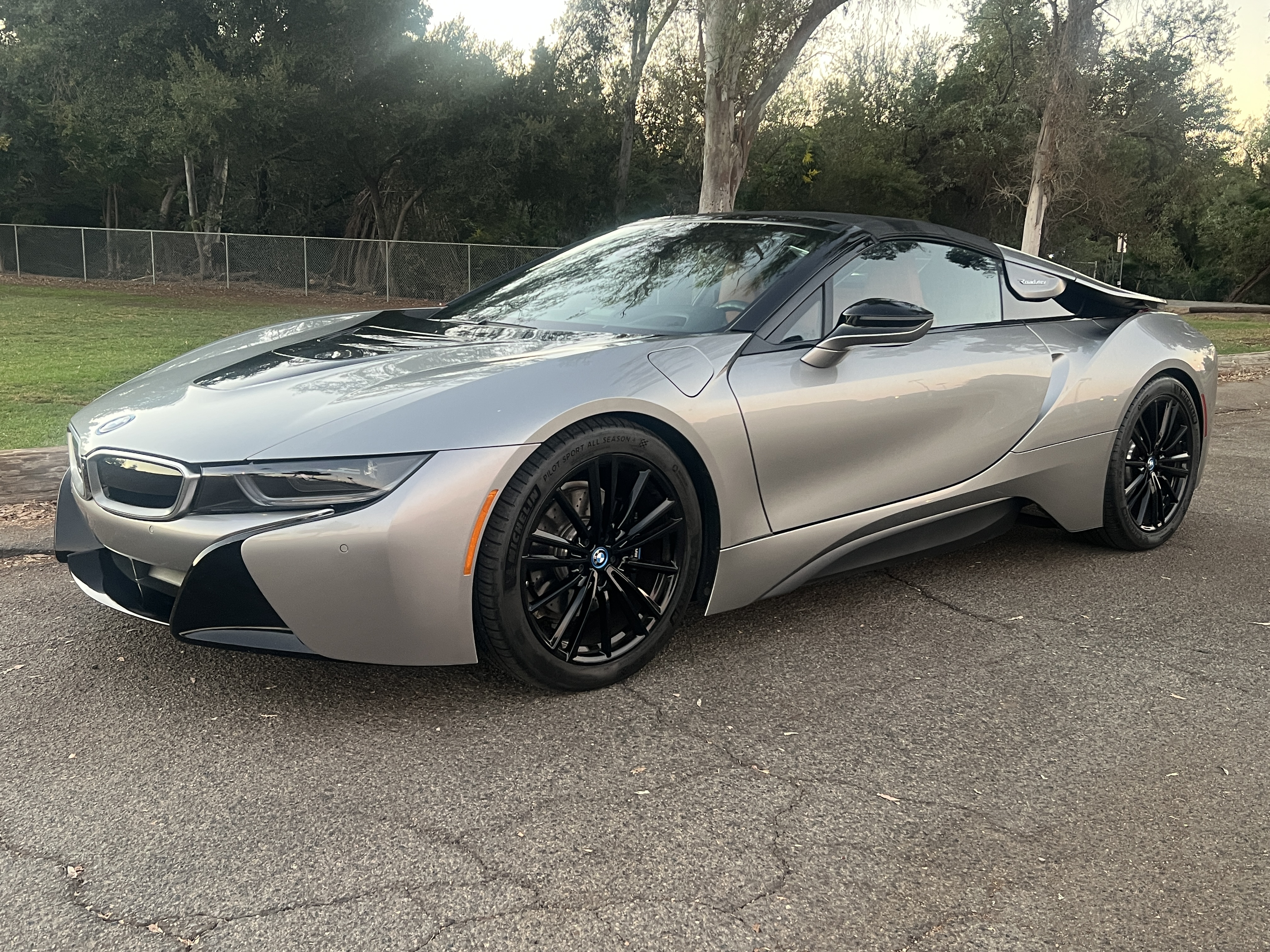 Used 2019 BMW i8 Roadster AWD/4WD image 25