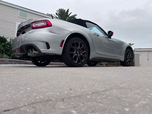 Used 2020 FIAT 124 Spider Abarth w/ Convenience Group image 11