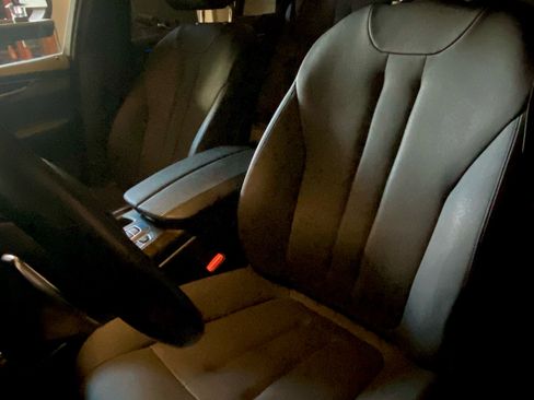 Used 2018 BMW X5 xDrive40e w/ M Sport Package image 11