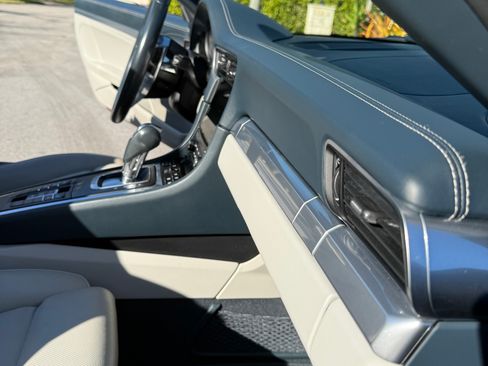 Used 2018 Porsche 911 Carrera 4 image 21