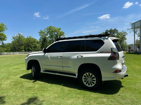 Used 2017 Lexus GX 460 AWD/4WD image 4