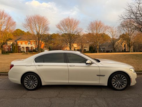 Used 2014 BMW 750Li image 31