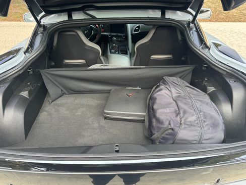 Used 2019 Chevrolet Corvette Z06 w/ Z07 Performance Package image 13