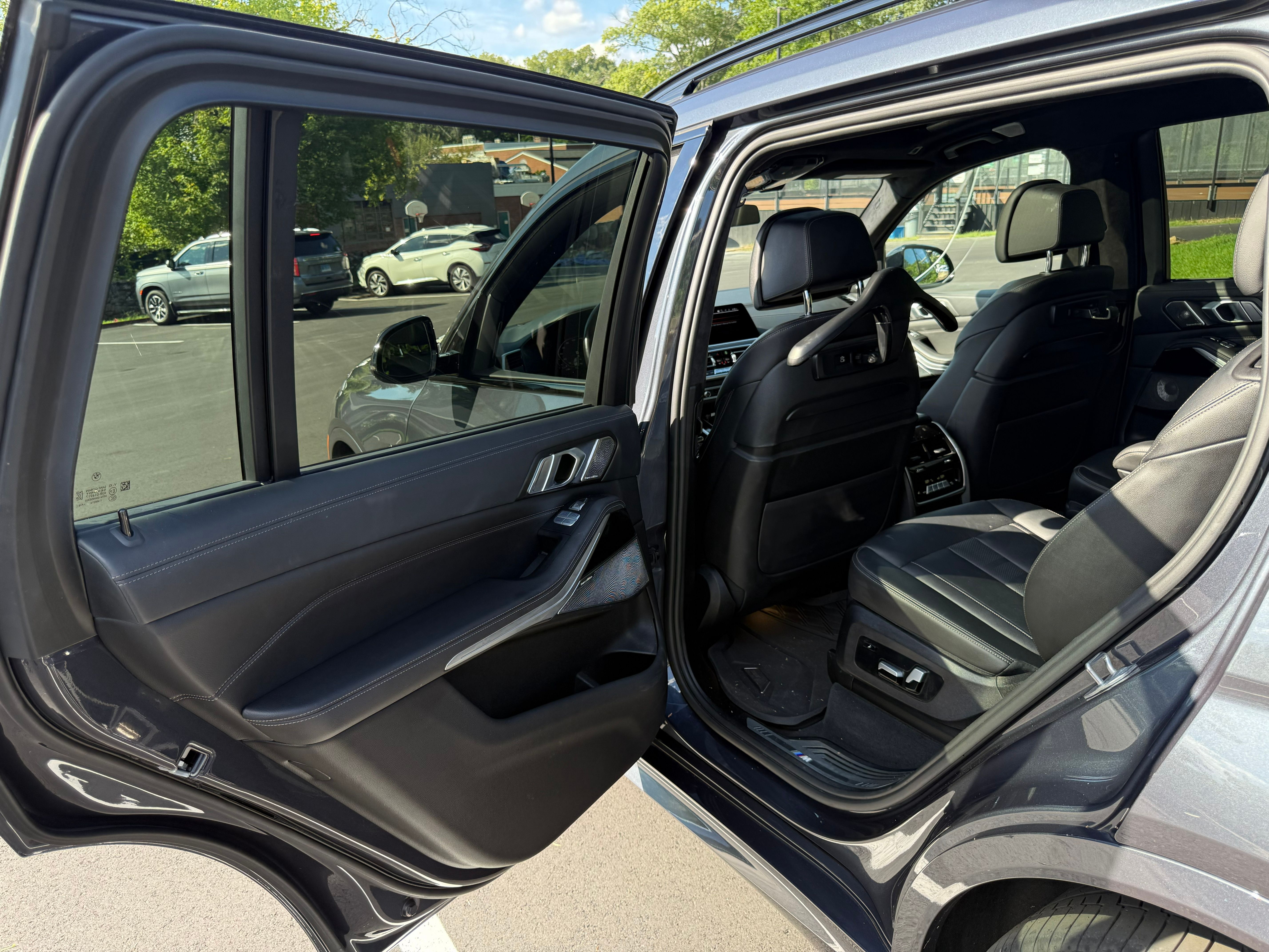 Used 2021 BMW X7 M50i w/ Dynamic Handling Package AWD/4WD image 20