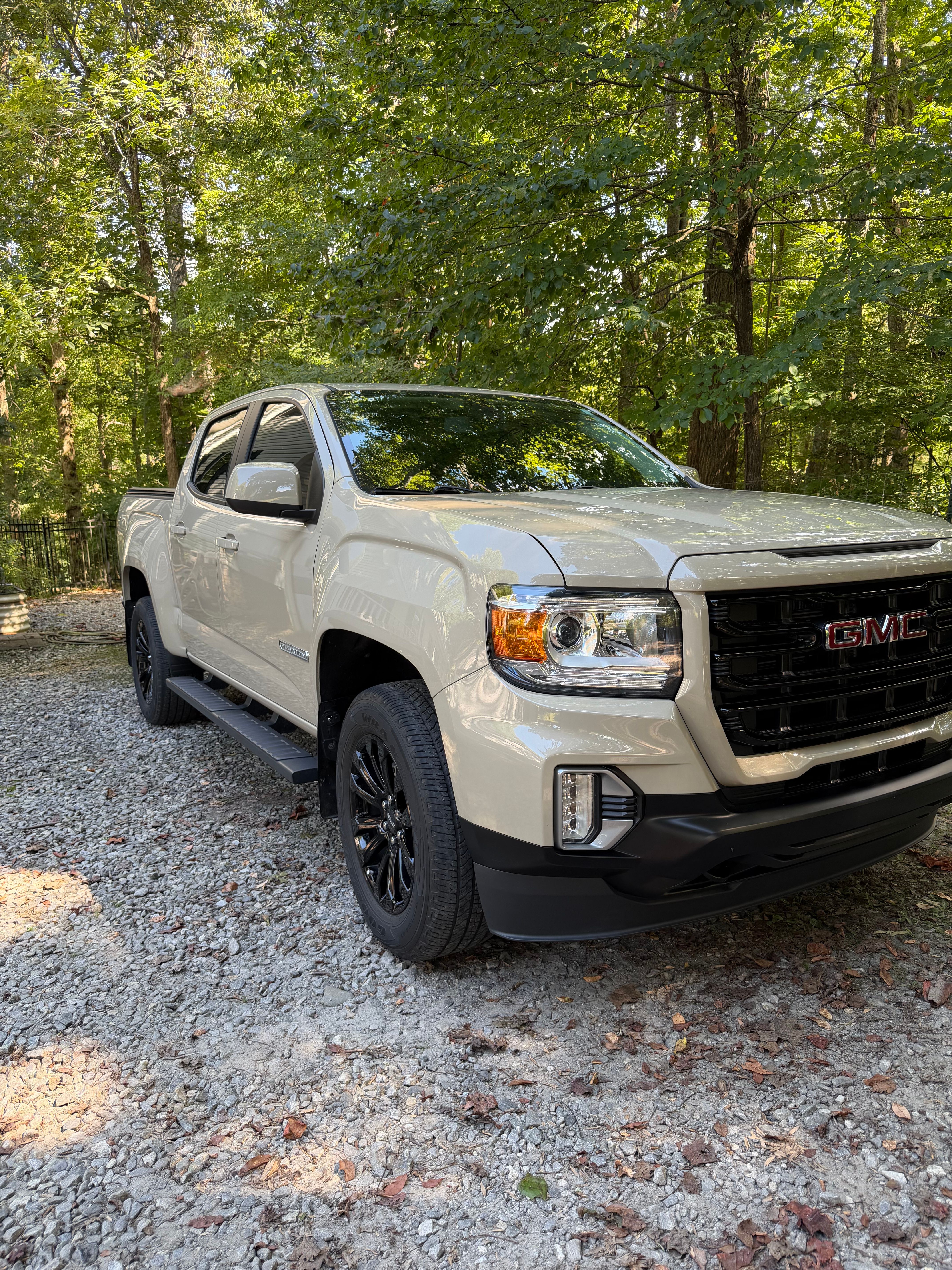 Used 2022 GMC Canyon Elevation w/ Elevation Premium Package AWD/4WD image 1