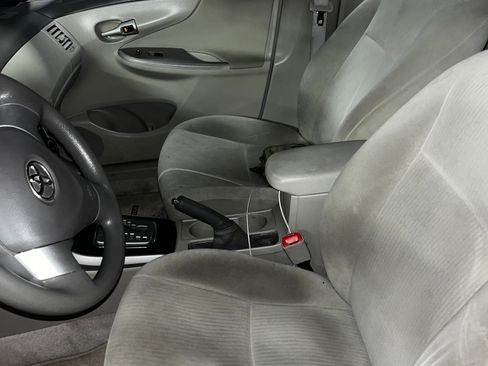 Used 2010 Toyota Corolla LE image 6