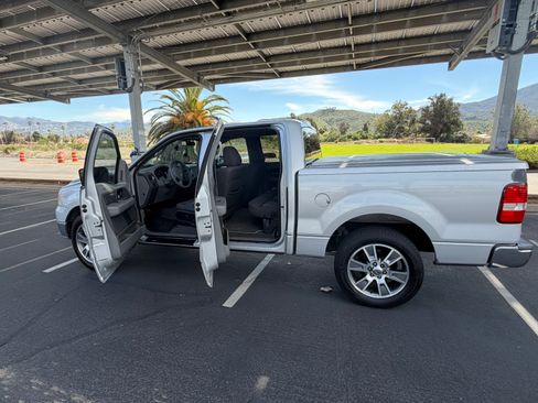 Used 2004 Ford F150 XLT image 2