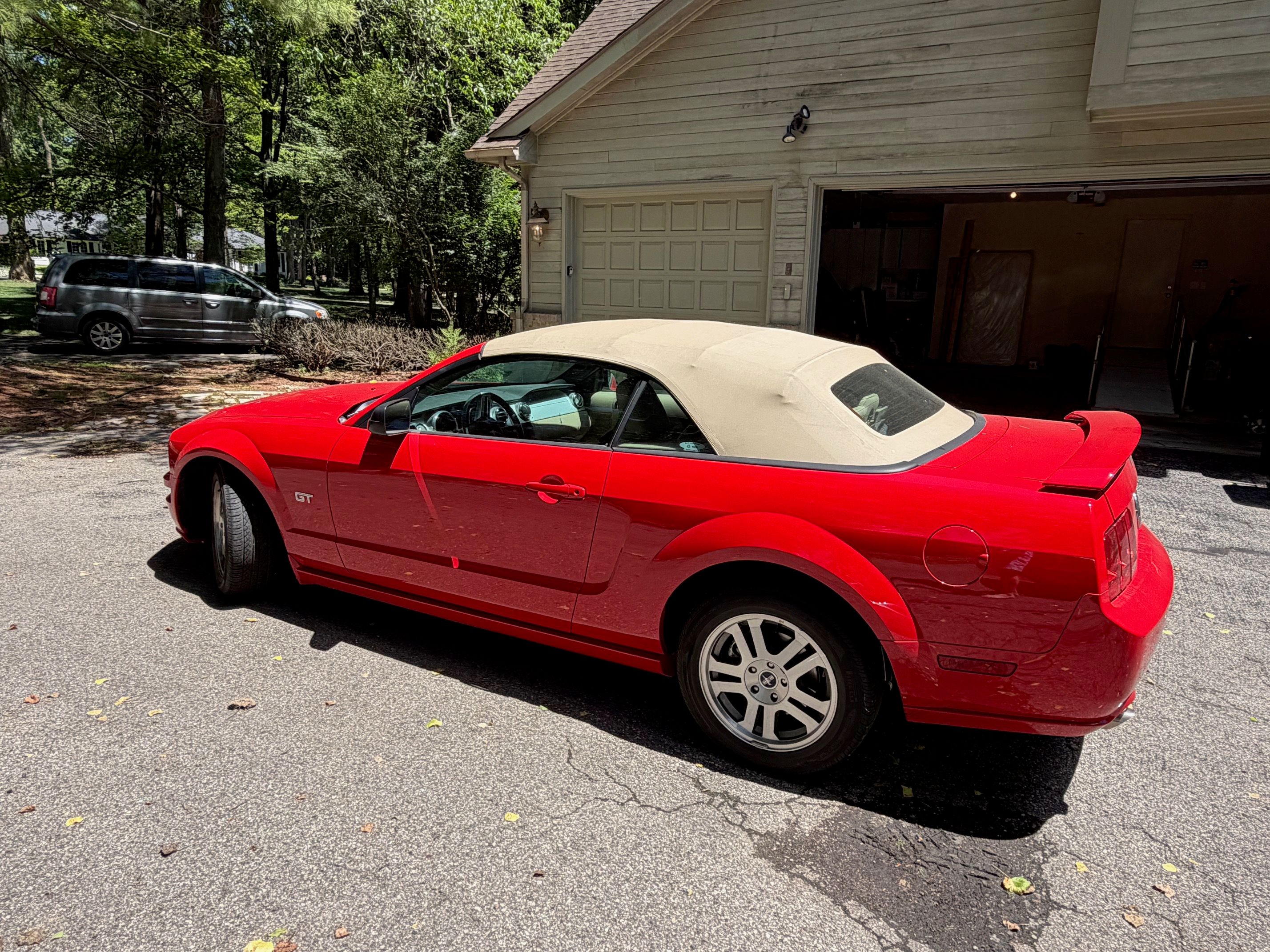 Used 2006 Ford Mustang GT RWD image 11